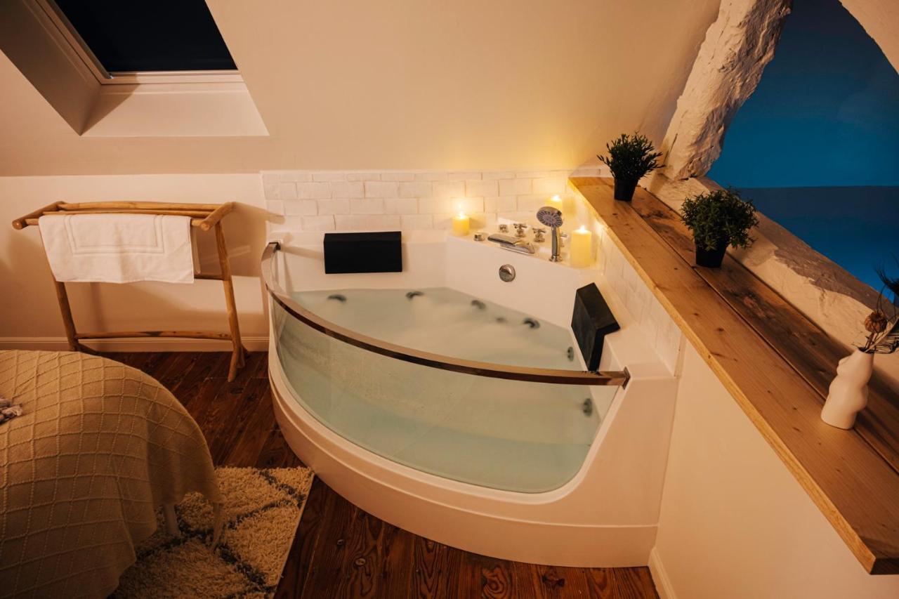 Loveroom Du Perche : Maison Avec Balneo Ferienhaus *
